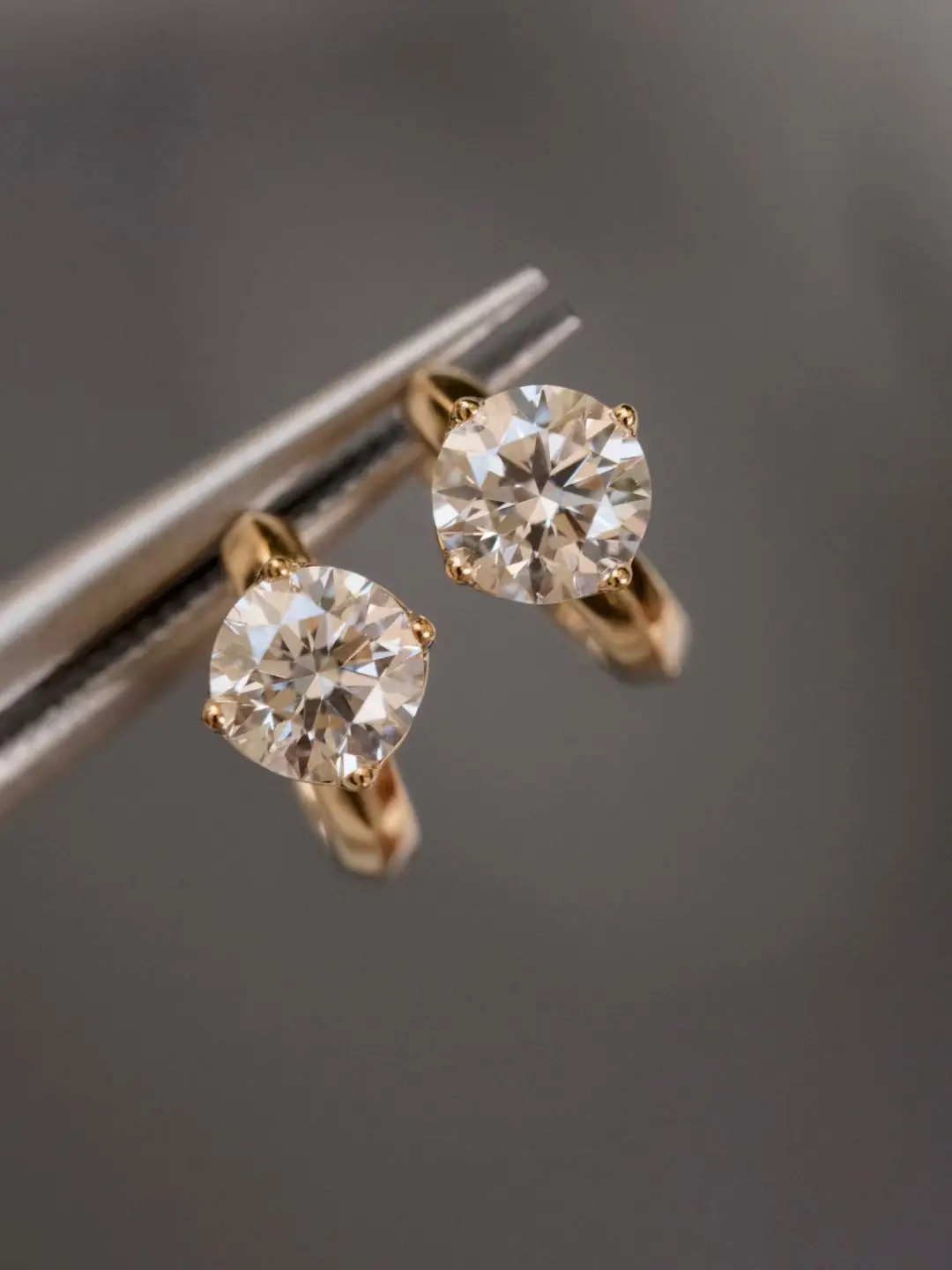 

Серьги из массива настоящего золота 18 карат с лабораторным выращенным бриллиантом, 4 зубца, серьги с бриллиантами 0,5 карата - изысканные ювелирные изделия, серьги на заказ для женщин