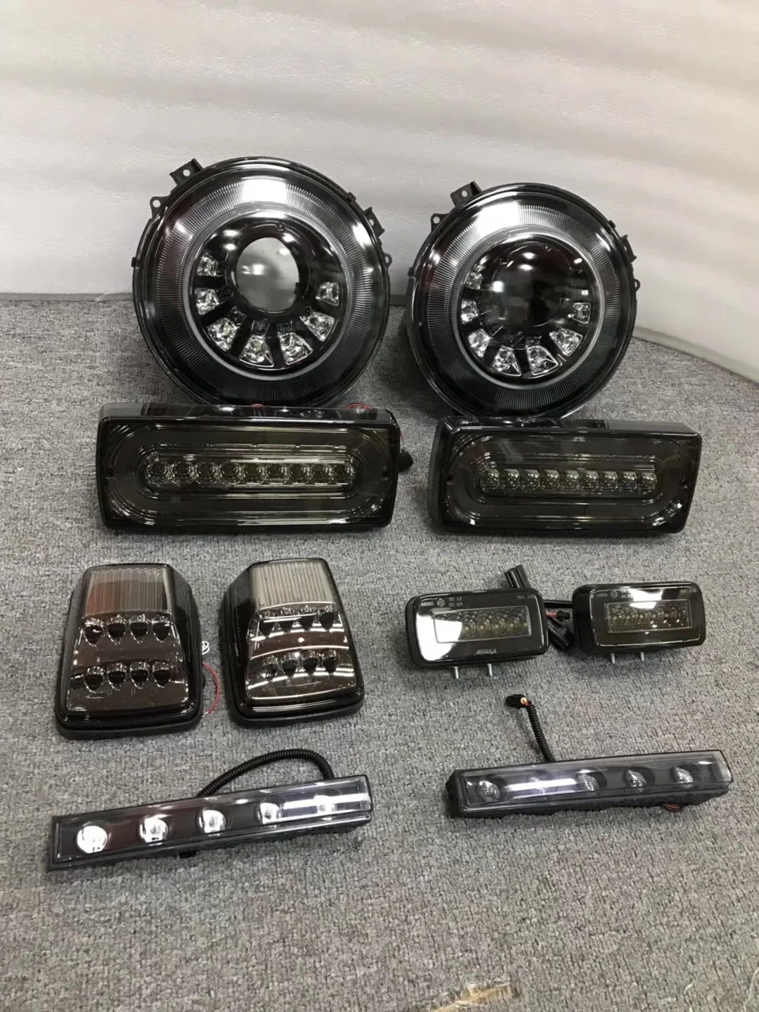 

For New Mercedes-Benz G Modified and Upgraded G500g350g63g400 Headlight Taillight Turn signal Corner Light Reversing Light