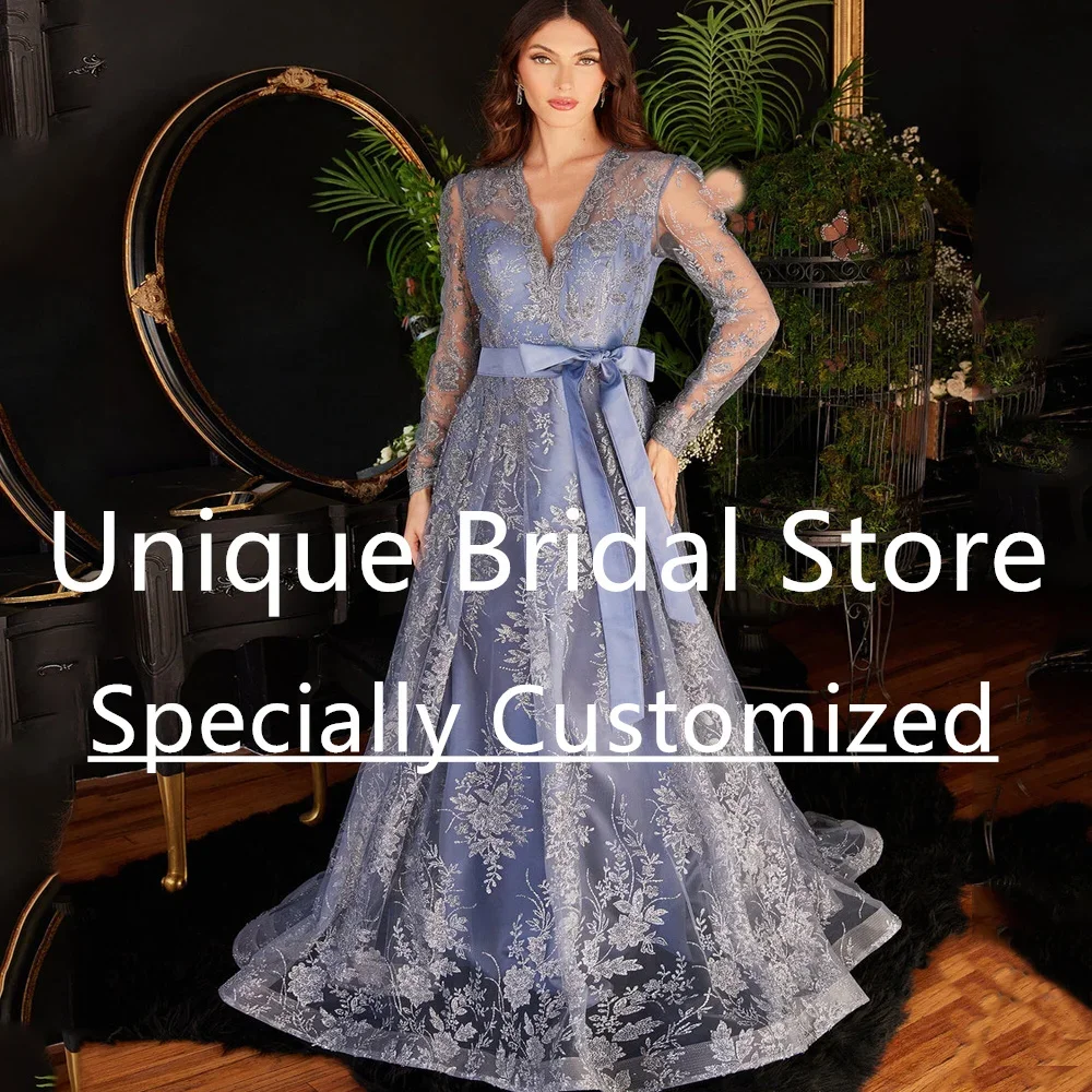 Sukienka na studniówkę szyta na miarę, wykwintna, piękne aplikacje, długie pełne rękawy, seksowny dekolt w serek, iluzoryczne plecy, elegancka linia A, na wieczorne przyjęcie.