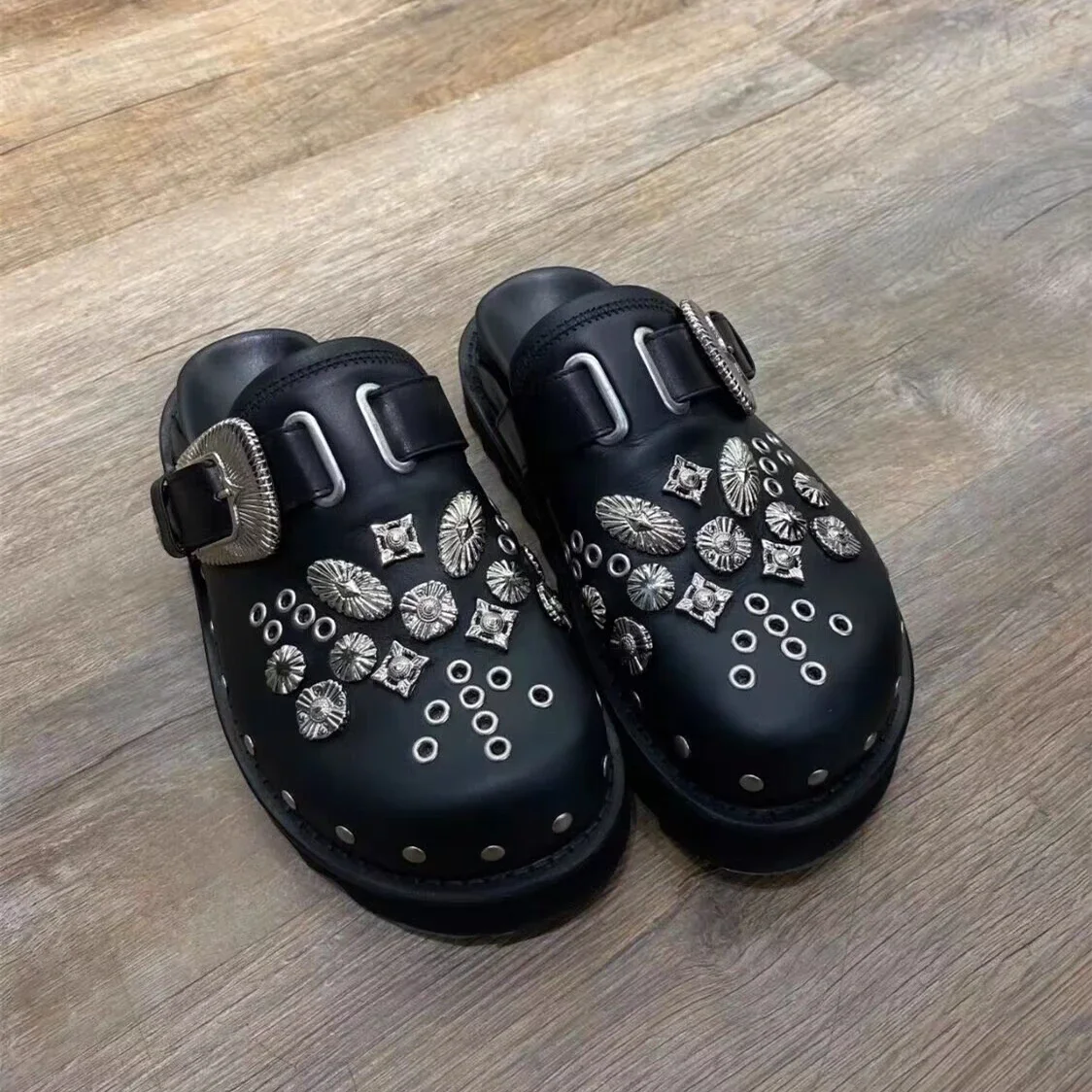 

Summer Women Slippers Platform Rivets Punk Rock Leather Mules Creative Metal Fittings Casual Party Shoes Female Outdoor Slides