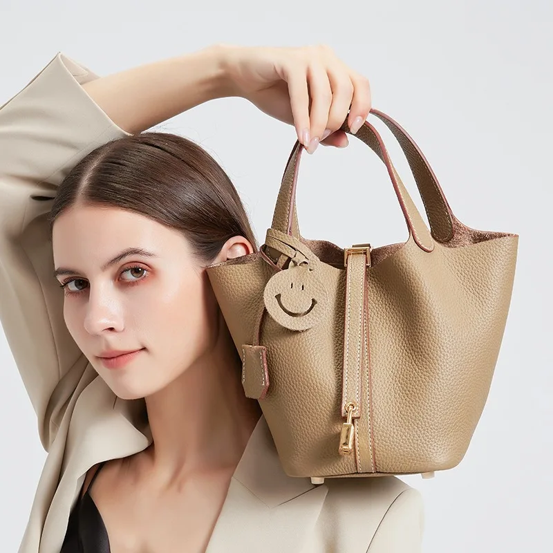 

Autumn and winter Ladies' Genuine Leather Bucket Handbag luxury designer handbags, top-grain leather commuting crossbody bag