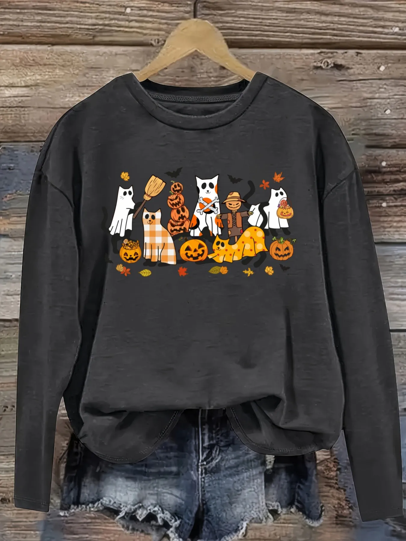 Women's Casual Long Sleeve Crew Neck T-Shirt Halloween Cats Pumpkins Autumn Leaves Print Design, Round Neck Women's Clothing, Machine Washable, Slightly Elastic, Loose Fit, Spring Autumn Winter Women's T-Shirt, Halloween Costume Outfit