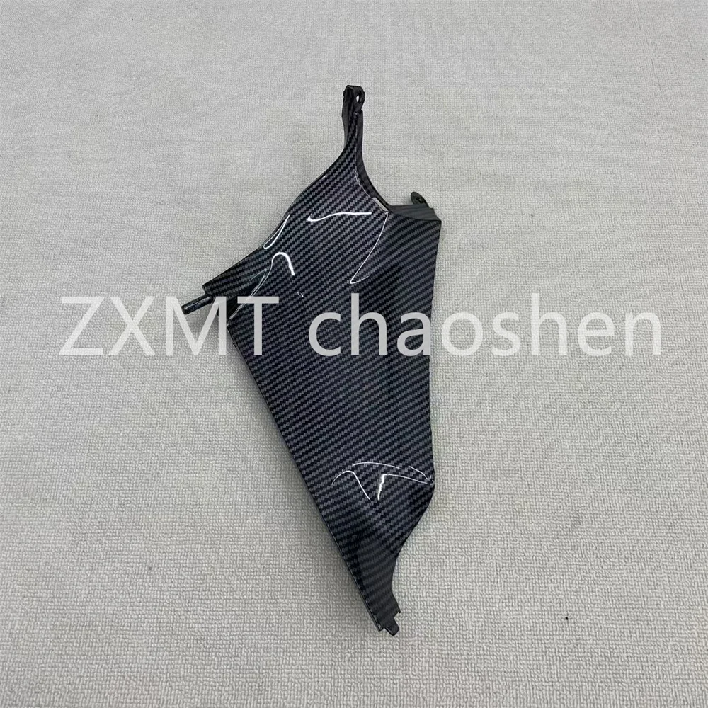 ABS motorcycle fairings are suitable for GSXR1000 K5 large R mid-pack inner parts with carbon fiber paint from 2005 to 2006.