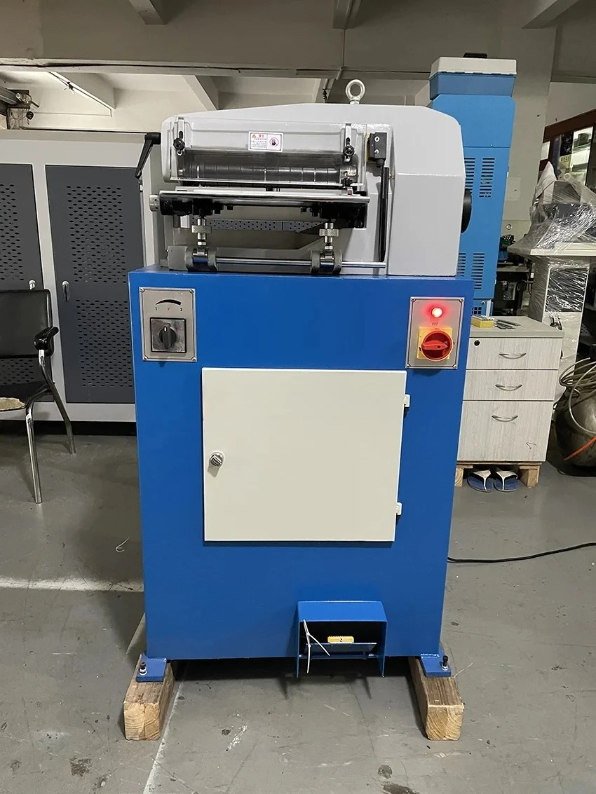 Italy Type Leather Strip Belt Cutter Strap Shoemaking Machines with Low Price for Cutting Straps and Belts