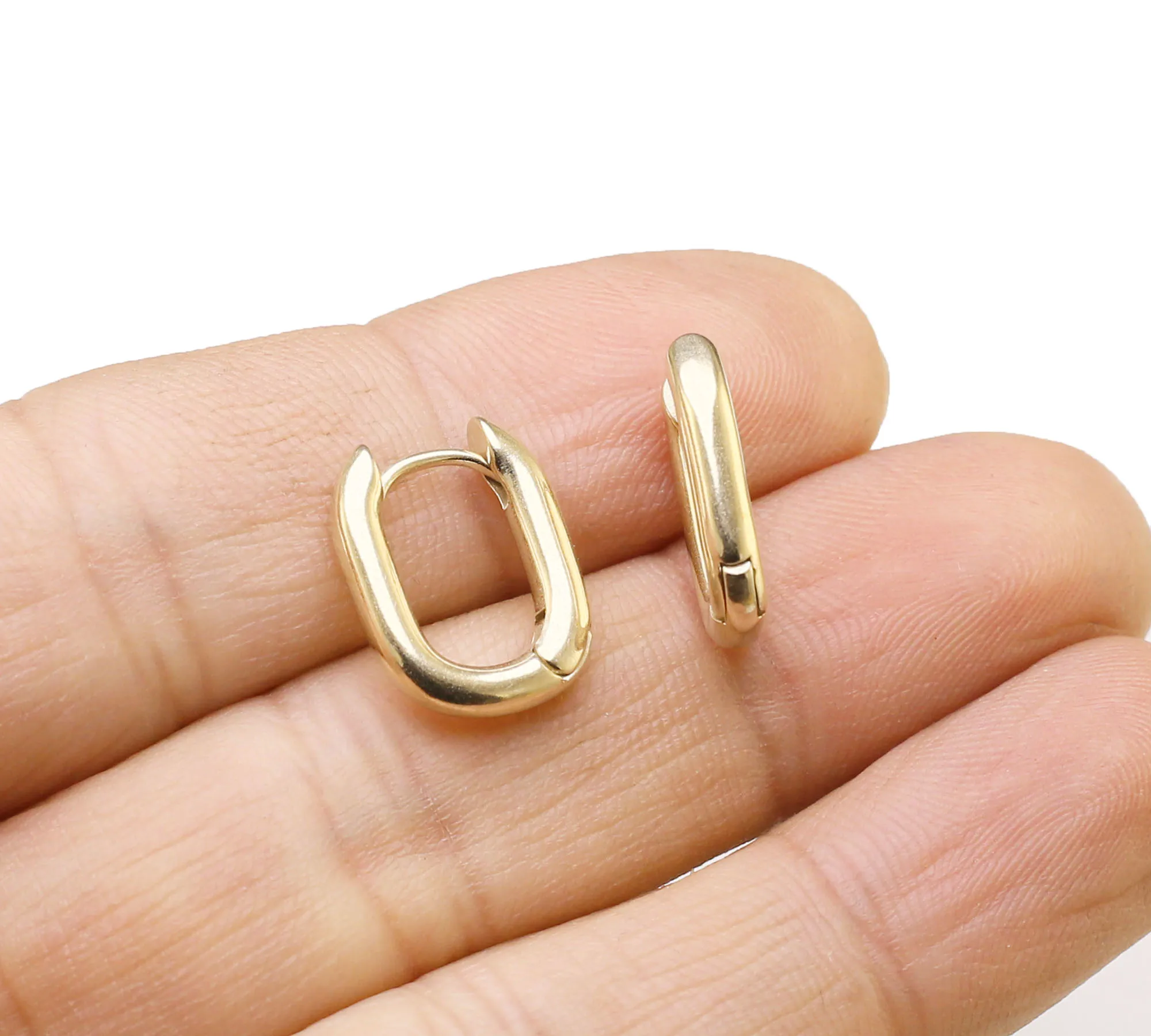 

Rectangle Ear Hoops, Chunky Earring Hoops, Leverback Earrings, Solid Round Wire, 16x12.5x3mm, Jewelry Supplies -R2941