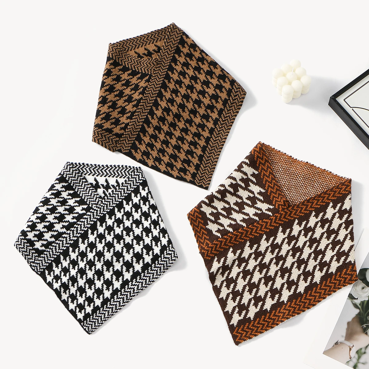 Warm Neck Houndstooth Knit Tri - Women'S Korean Accessories 评论和价格