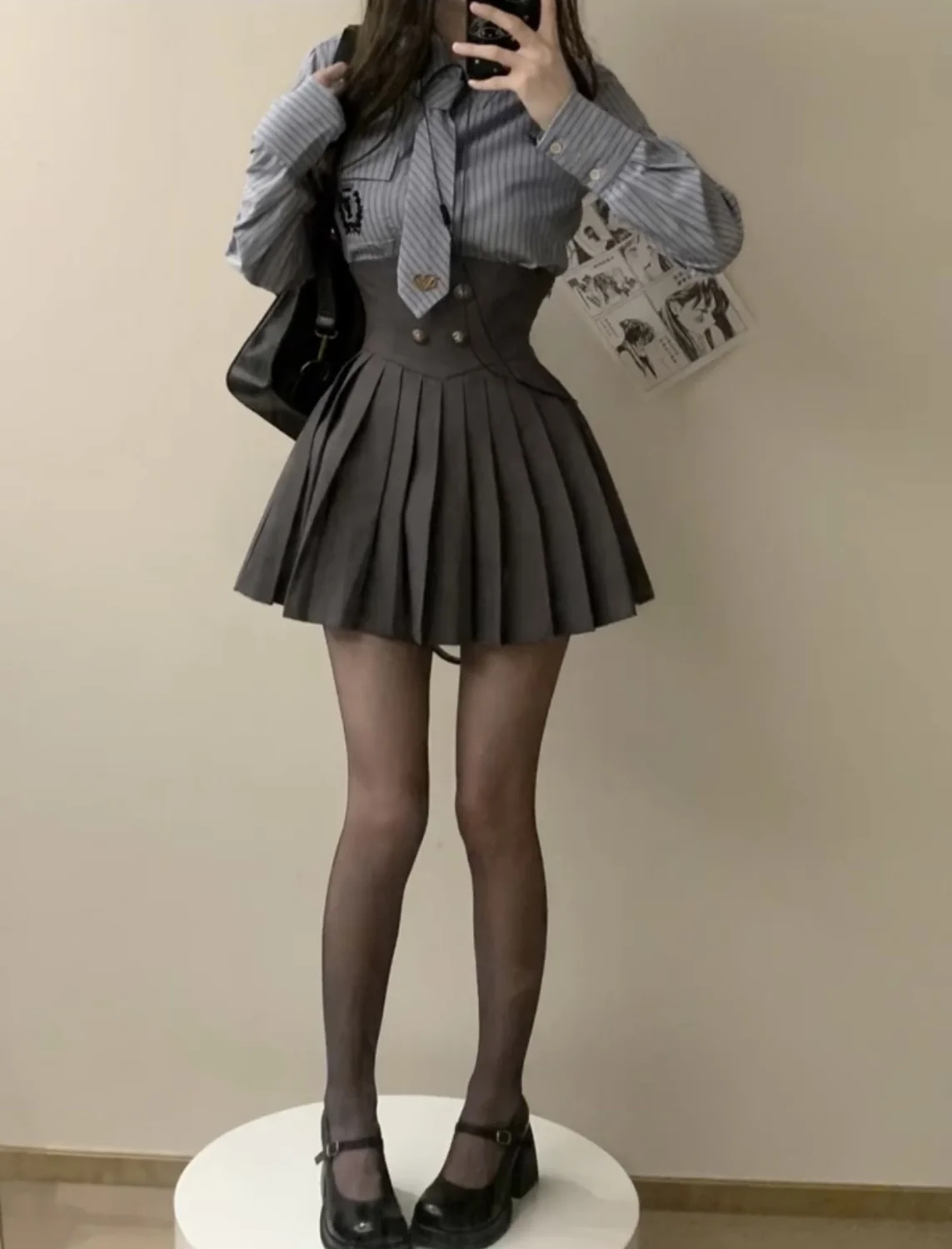 Ensemble uniforme de style preppy américain pour filles, manteau court imbibé, chemise rayée à manches longues, jupe plissée taille haute mince, gris, printemps, 2024