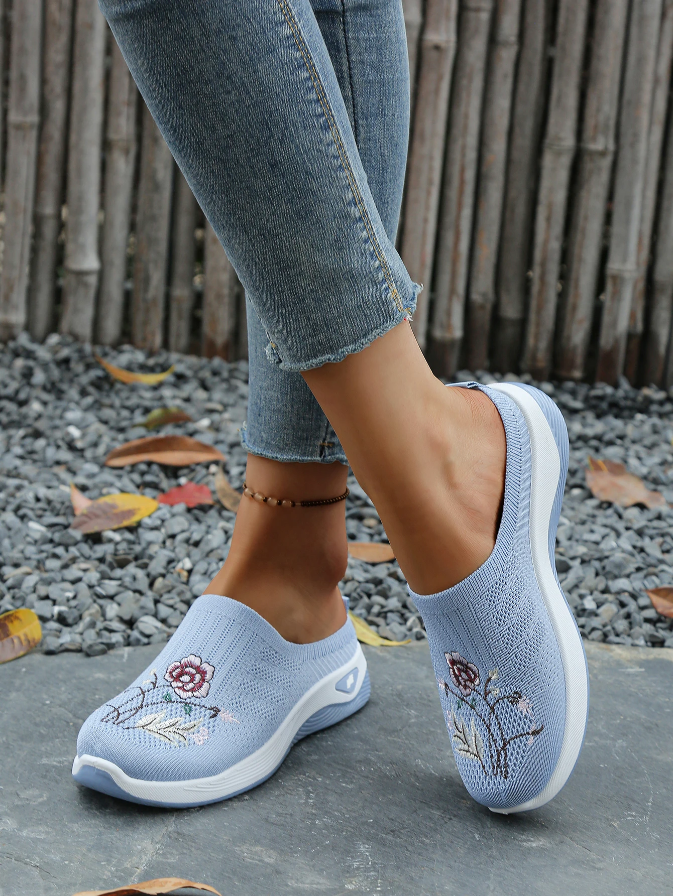Große Größen Damen Rückenfreie Plateau-Sneaker mit Blumenstickerei, Mesh-Slipper, rutschfeste, bequeme Freizeit-Slipper für Senioren zum Gehen – Detail 8