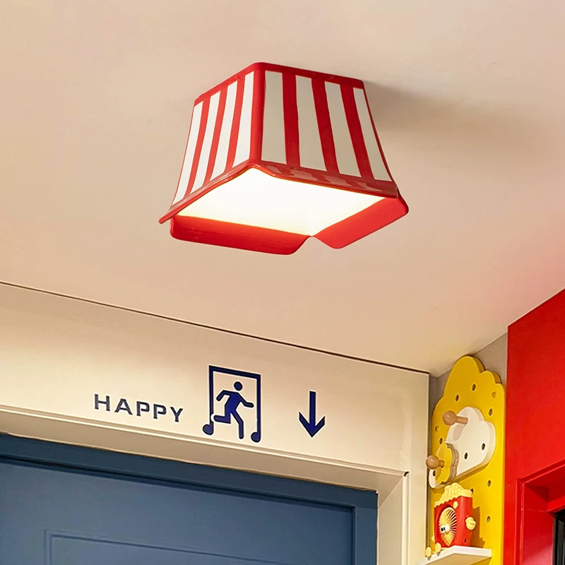 plafonniers-en-ceramique-a-rayures-rouges-couloir-allee-decoration-lampe-medievale-retro-chambre-cage-d'escalier-fenetre-balcon-plafonniers