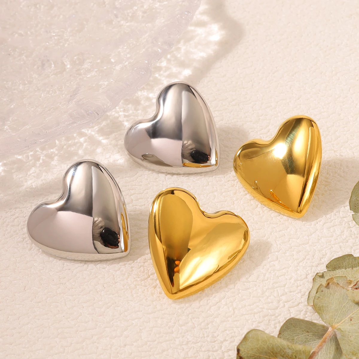 

WILD & FREE Stainless Steel Heart-Shaped Earrings for Women Vintage Simple 18K Gold Plated Glossy Waterproof Jewelry
