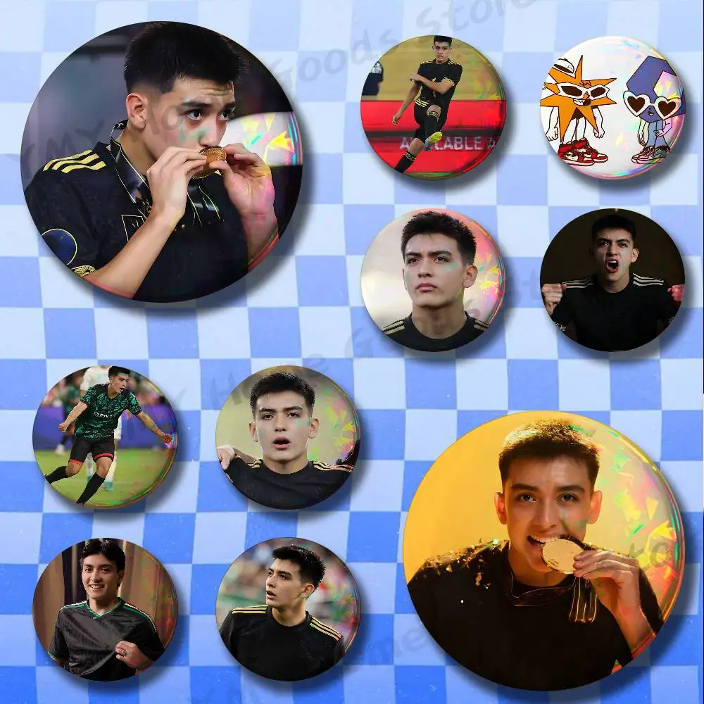 G-Gilberto Mora Football Estrella Mora Round Pins Cartoon Brooches Stylish Ornament Badge for Backpack Accessorys Gifts