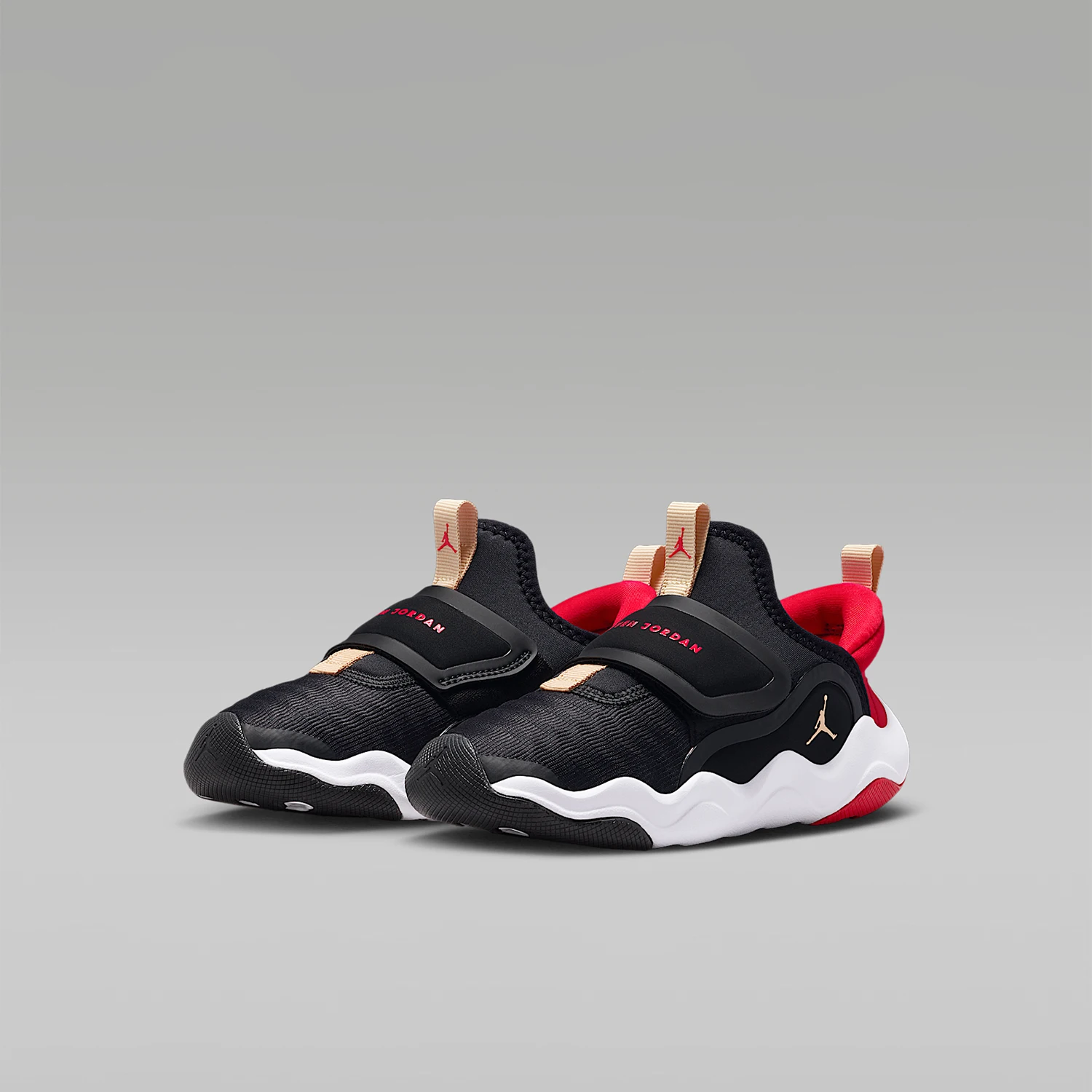 

Детские баскетбольные кроссовки Nike Authentic Jordan на липучке HF3415-005