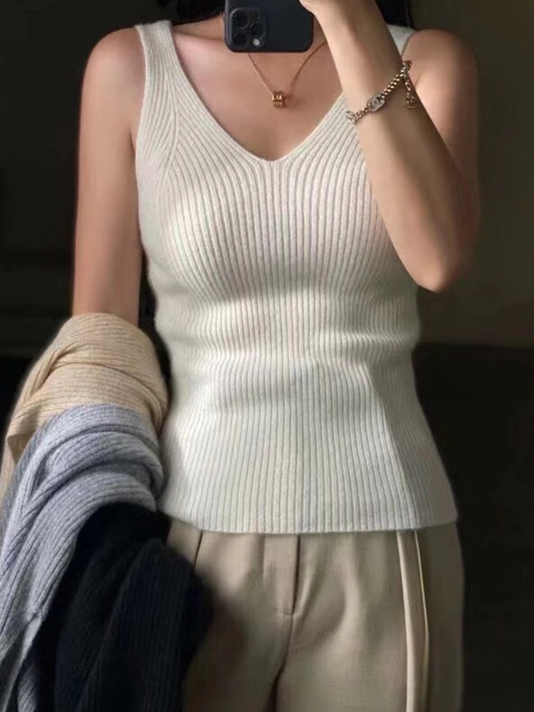 

Women's Sleeveless High Quality Pure Wool Knit Vest 2024 Spring/Summer New V-Neck Front and Back Two Wearing Styles Camisole