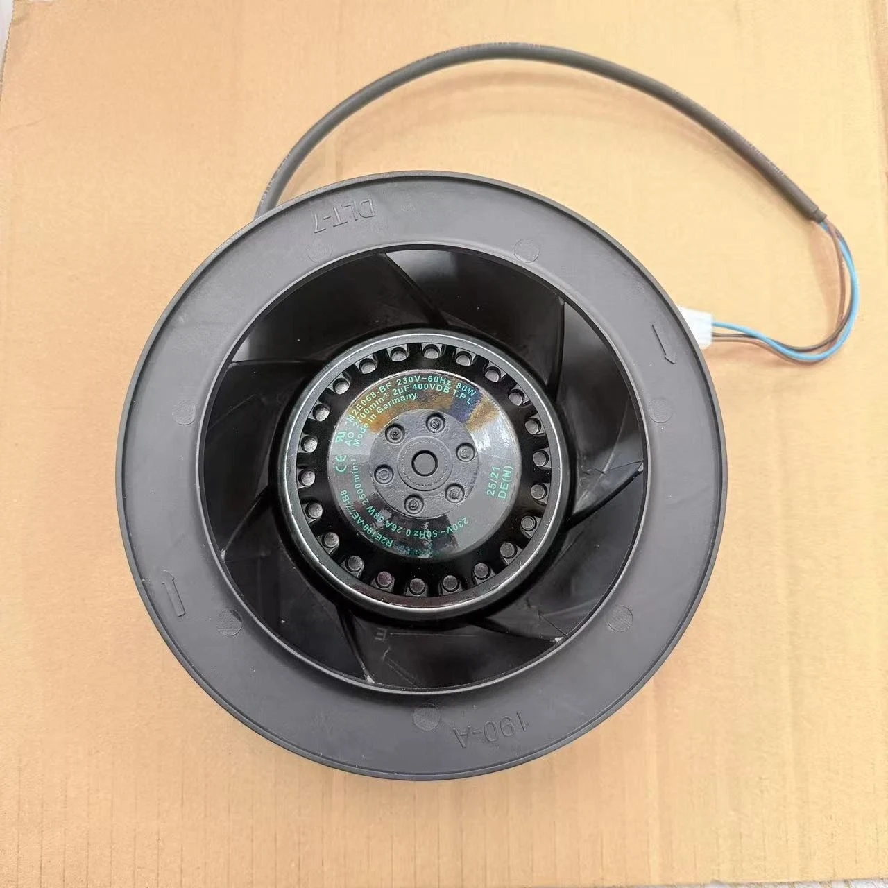 R2E190-AE77-B8 R2E1…