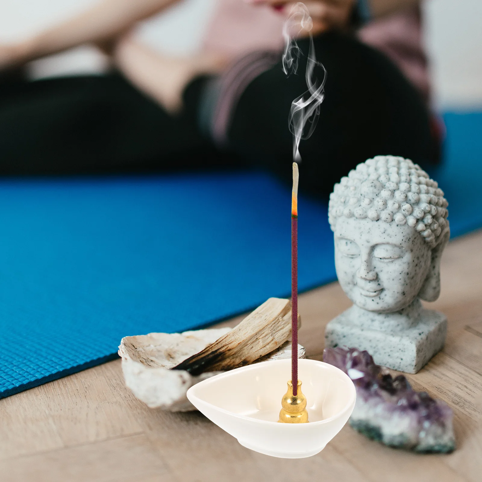 

Compact Ceramic Incense Plate Unique Incense Burner Holder Wear-Resistant Tabletop Decor for Romantic Indoor Ambience