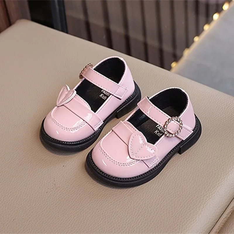 أحذية مسطحة للفتيات من الكريستال أحذية جلدية للأطفال الصغار أحذية غير رسمية مضادة للانزلاق أحذية فردية للأطفال الرضع مشوا لأول مرة
