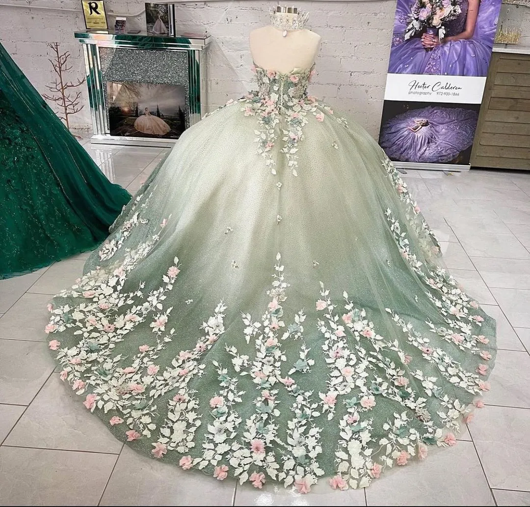 Princess Sweetheart Quinceanera abiti Ball Gown 2023 senza spalline 3D Flowers abito da ballo in Tulle di pizzo con perline Puffy Sweet 15 16 Gown