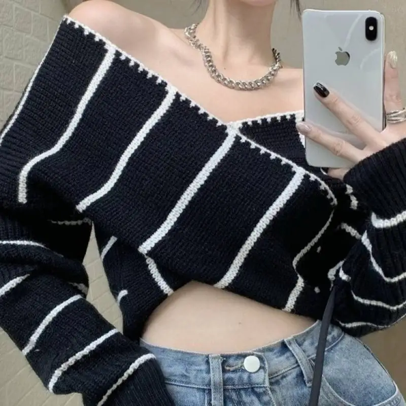 Elegant Cross V Neck Off The Shoulder Black White Striped Knitted Sweaters Women Sexy One Slim Irregular Crop Top 2024 Grey