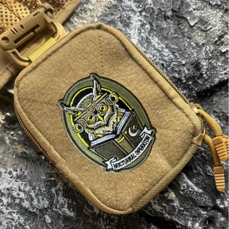 Patch Tático Owlet: Emblema Militar Bordado com Gancho e Laço para Mochilas, Roupas e Acessórios Decorativos