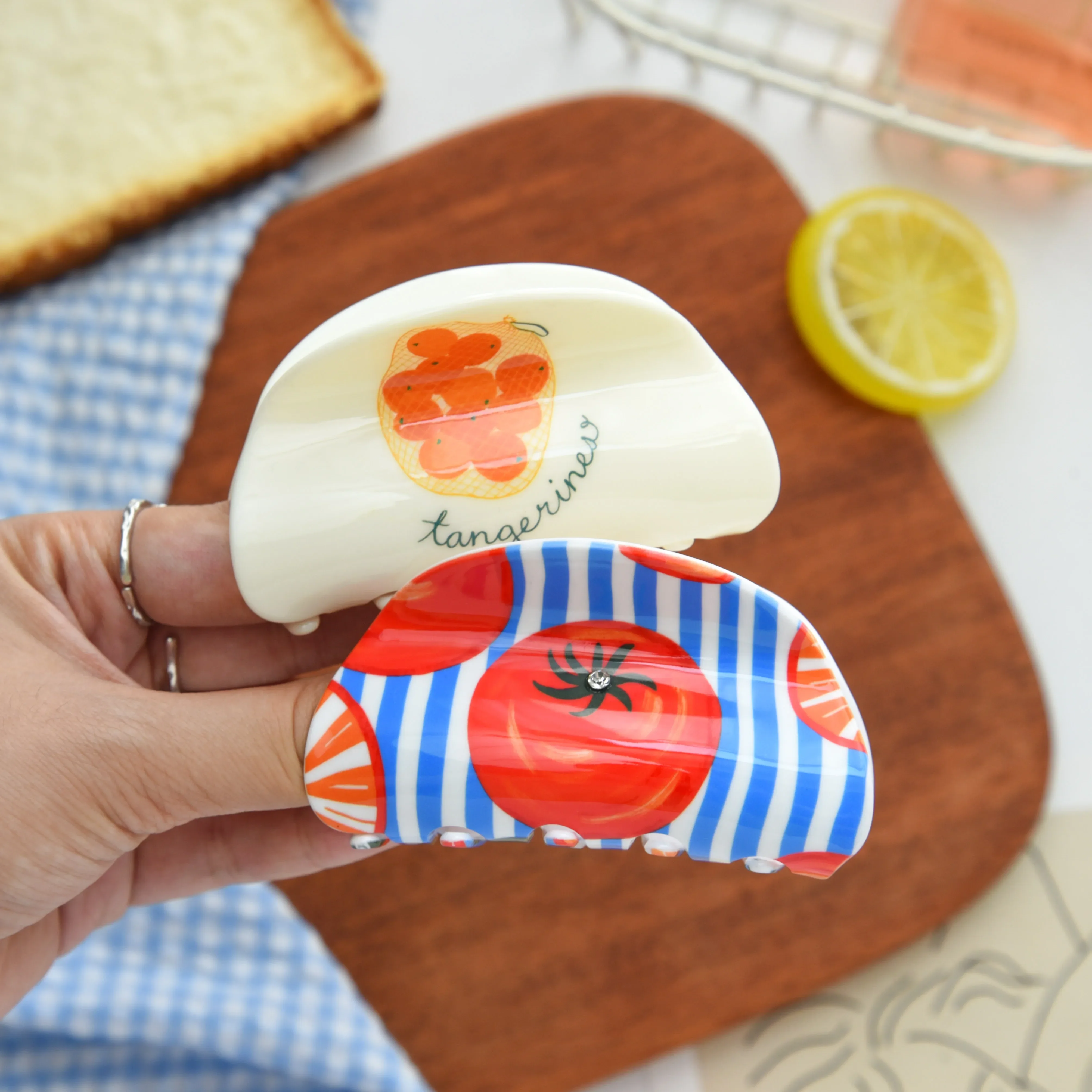 

2026 NEW Vegetable Fruit Series Acrylic Hair Claw Tomato Orange Claw Clip Summer Crab Hair Clip for Women Girls Hair Accessories