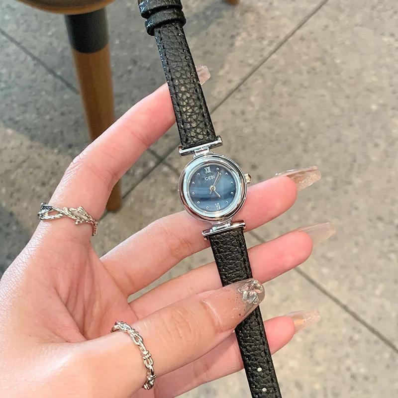 

Elegant women's watch, retro waterproof, light luxury, exquisite niche design, simple temperament, vintage gift for women