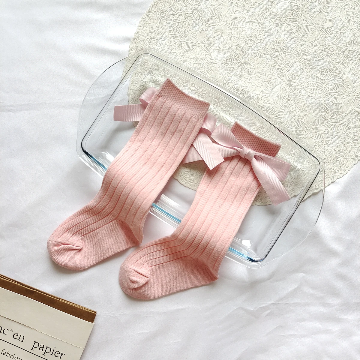 جديد الصغار الفتيات جورب طويل القوس الكبير الأميرة نمط الاطفال جوارب طويلة إلى الركب للطفل القطن تنفس الأطفال جورب المدرسة #5