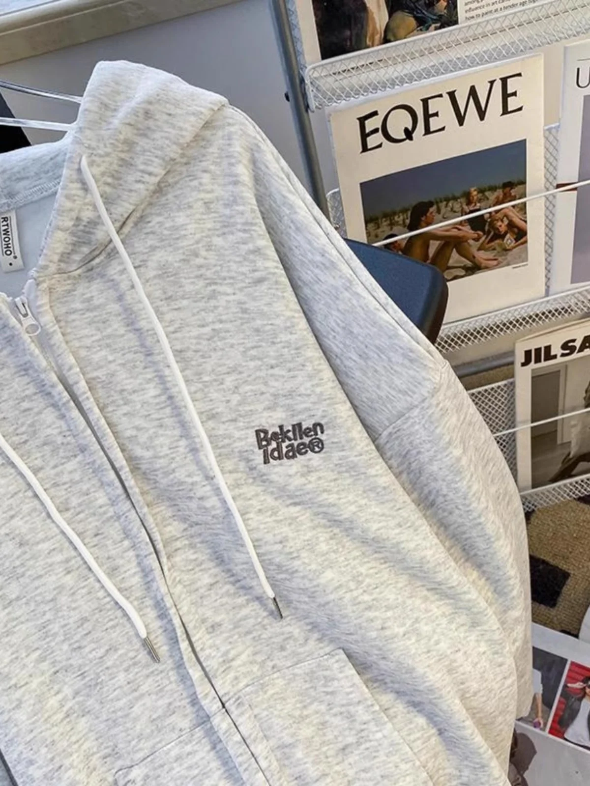 جديد خريف وشتاء 2024 مقاس كبير جدًا 300 Pou مطبوع عليه حروف مع قلنسوة للرجال سترة فضفاضة مفتوحة للزوجين Jaet Street Sle #5