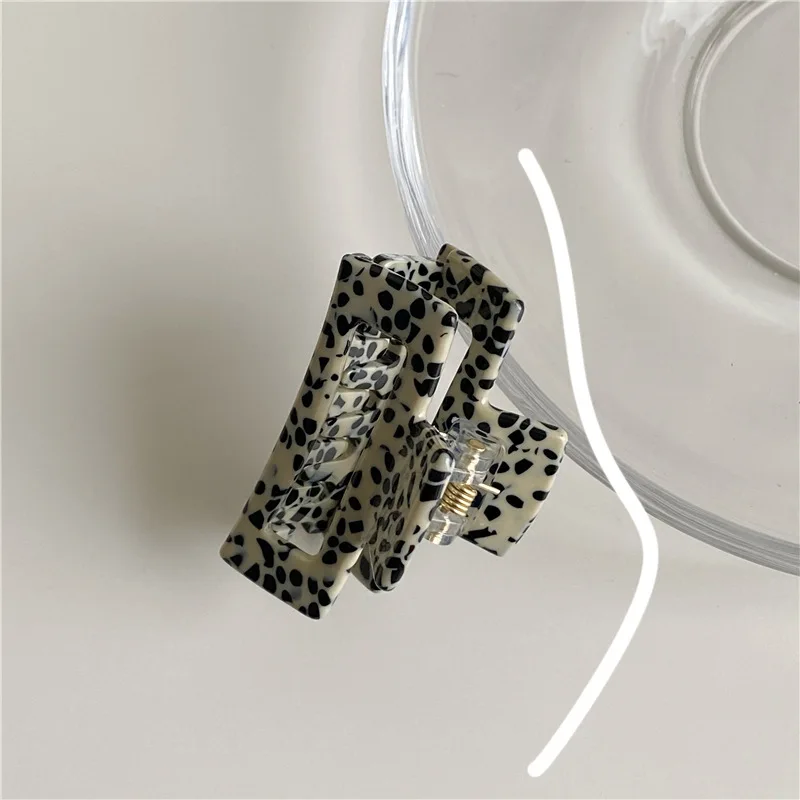 New Korean Vintage Leopard Print Female Hair Accessories High Quality Acrylic Geometric Hair Clip Claw For Woman Girls