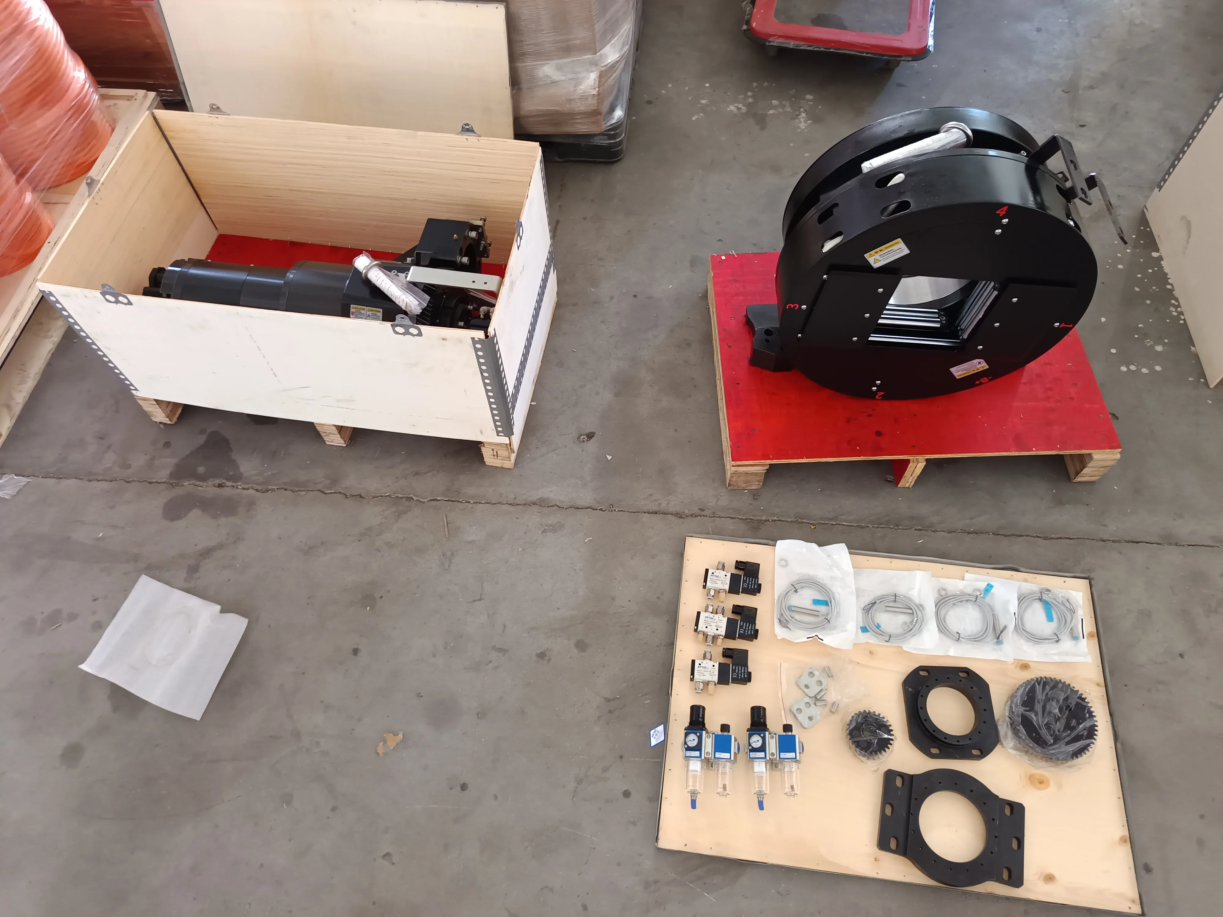 TLF Automatisches Spannfutter Rotary 165 für CNC-Rohrschneidemaschine mit rundem/quadratischem Rohr