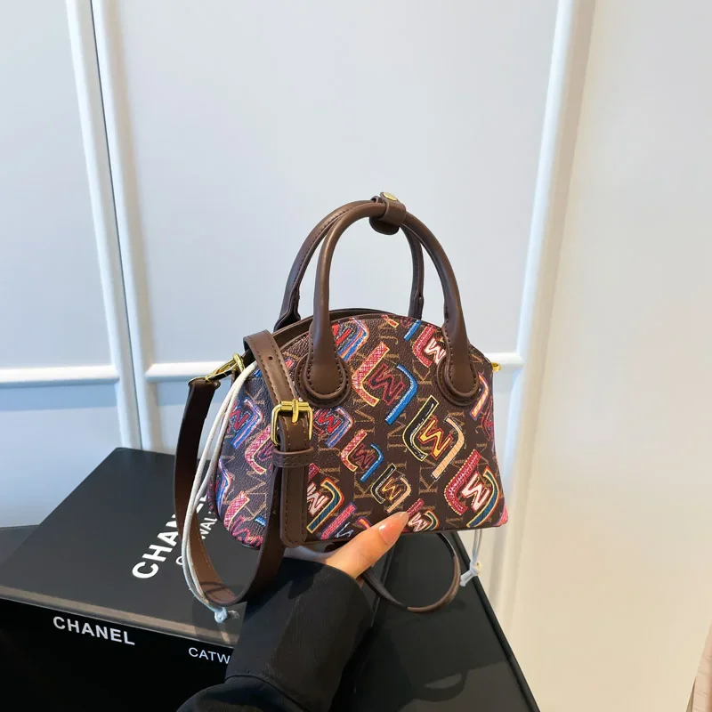 

Роскошная дизайнерская женская сумка-мессенджер - натуральная кожа, высокое качество, популярная и шикарная