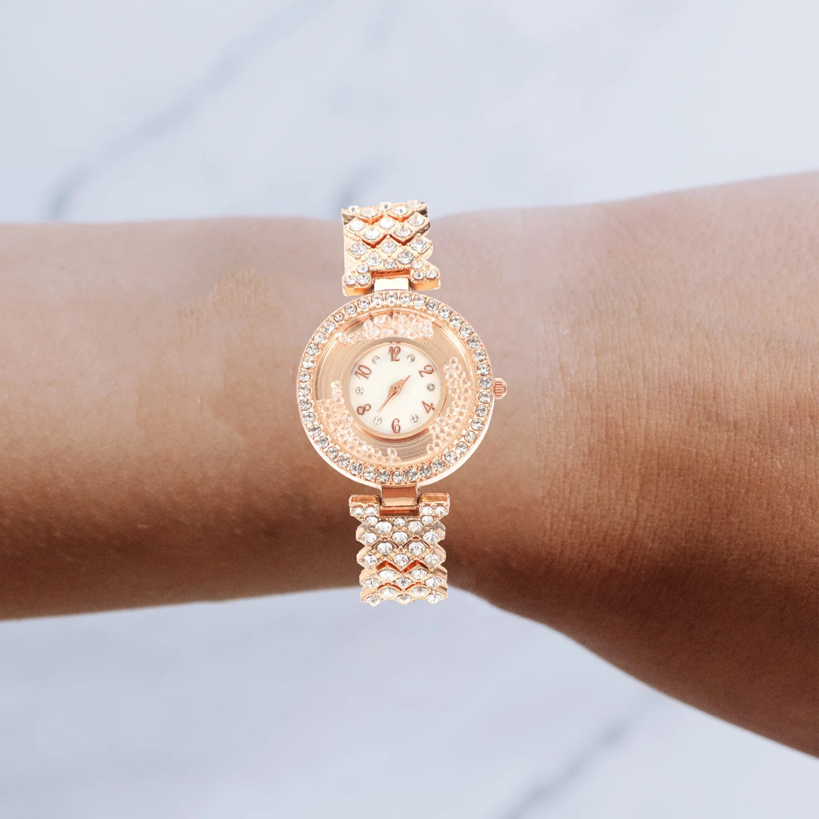 

Quartz Women's Watch Stylish Alloy Rhinestone Wristwatch Decorative Ladies Fashion Timepiece Elegant Bracelet Jewelry