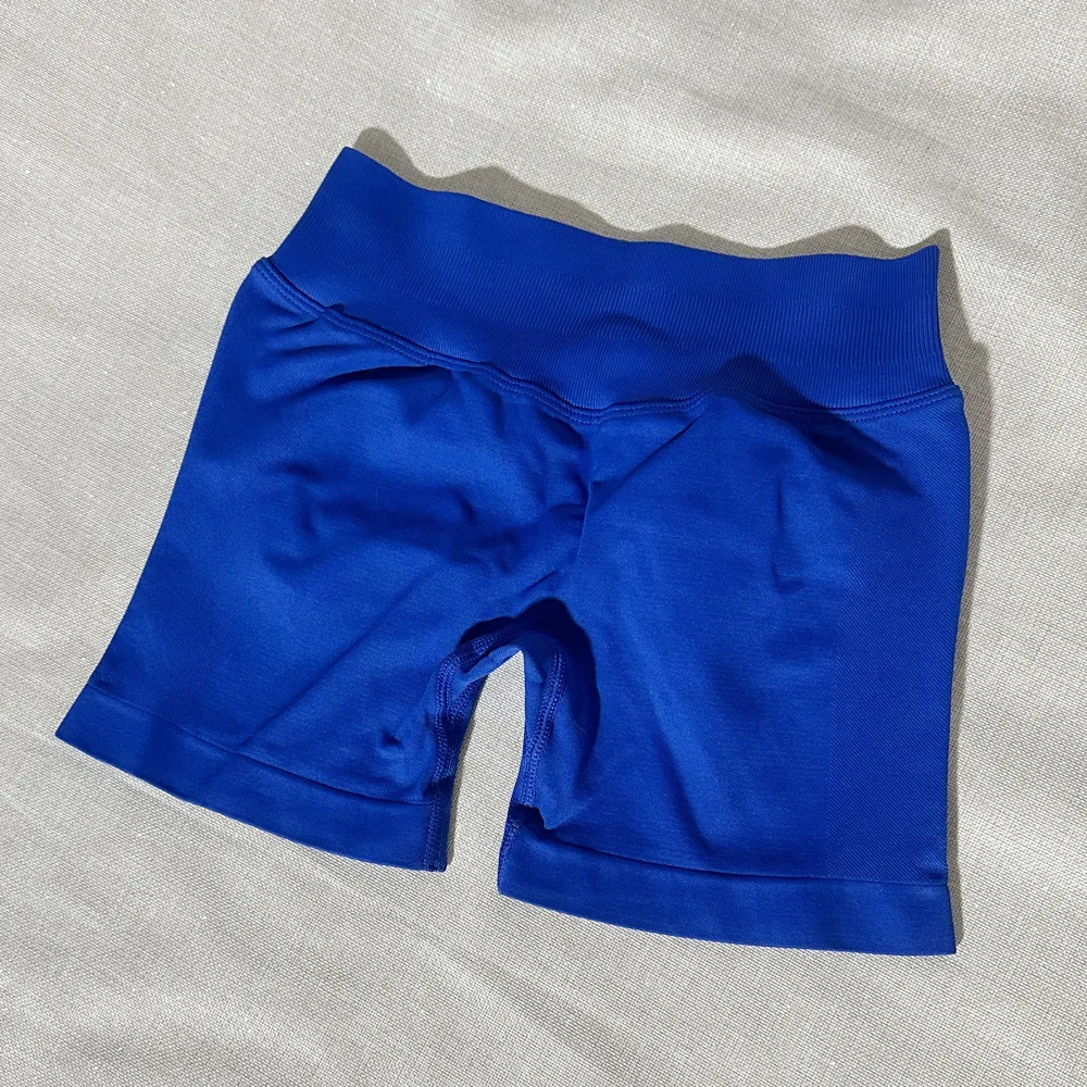 

NYTL Shorts 4.5'' Low Waist Seamless Yoga Shorts Scrunch Bum Gym Shortsts Workout Biker Short Stretch Fitness Shorts