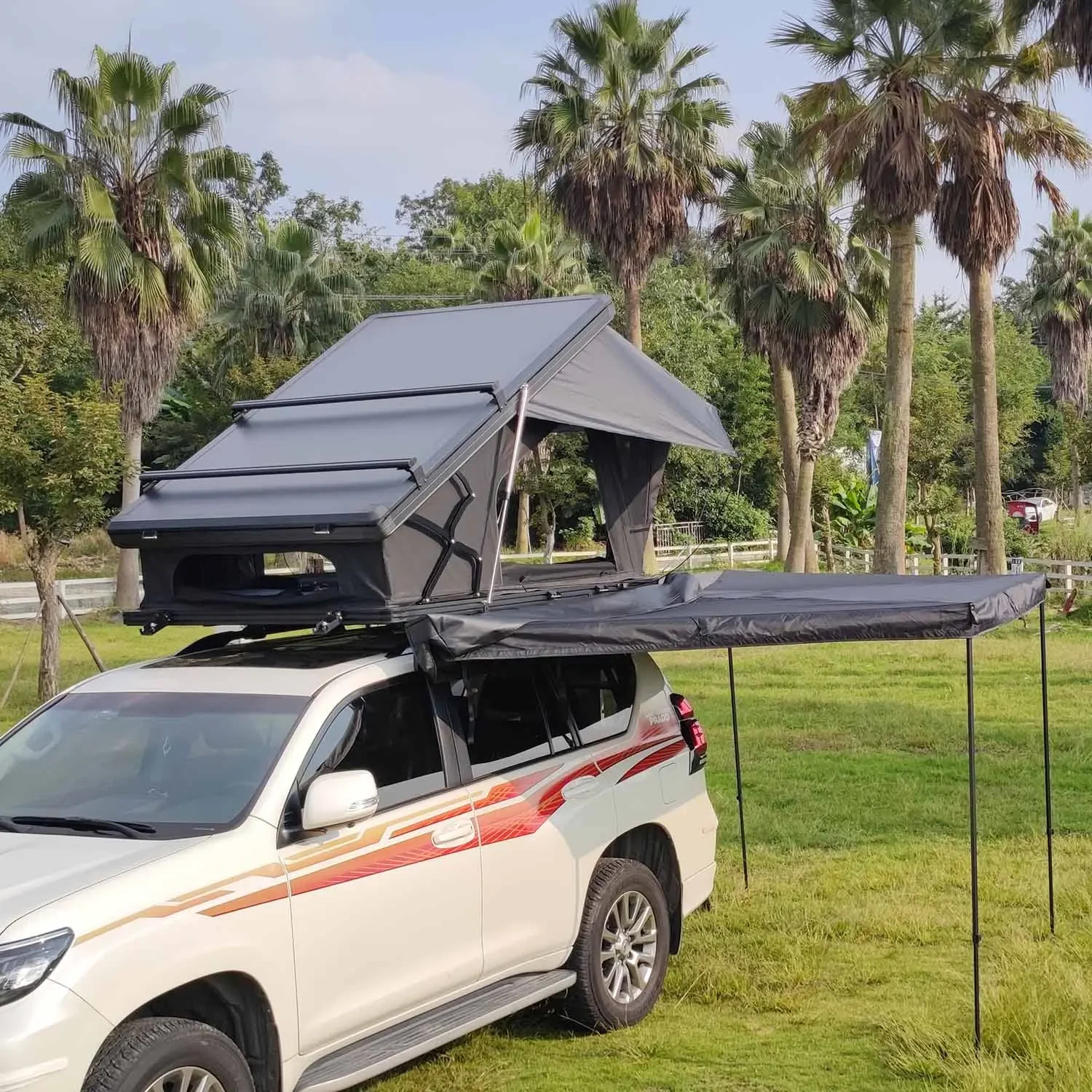 

Customizable Aluminum Outdoor Car Rooftop Tent for Hiking and Camping Hard Shell Clamshell Design