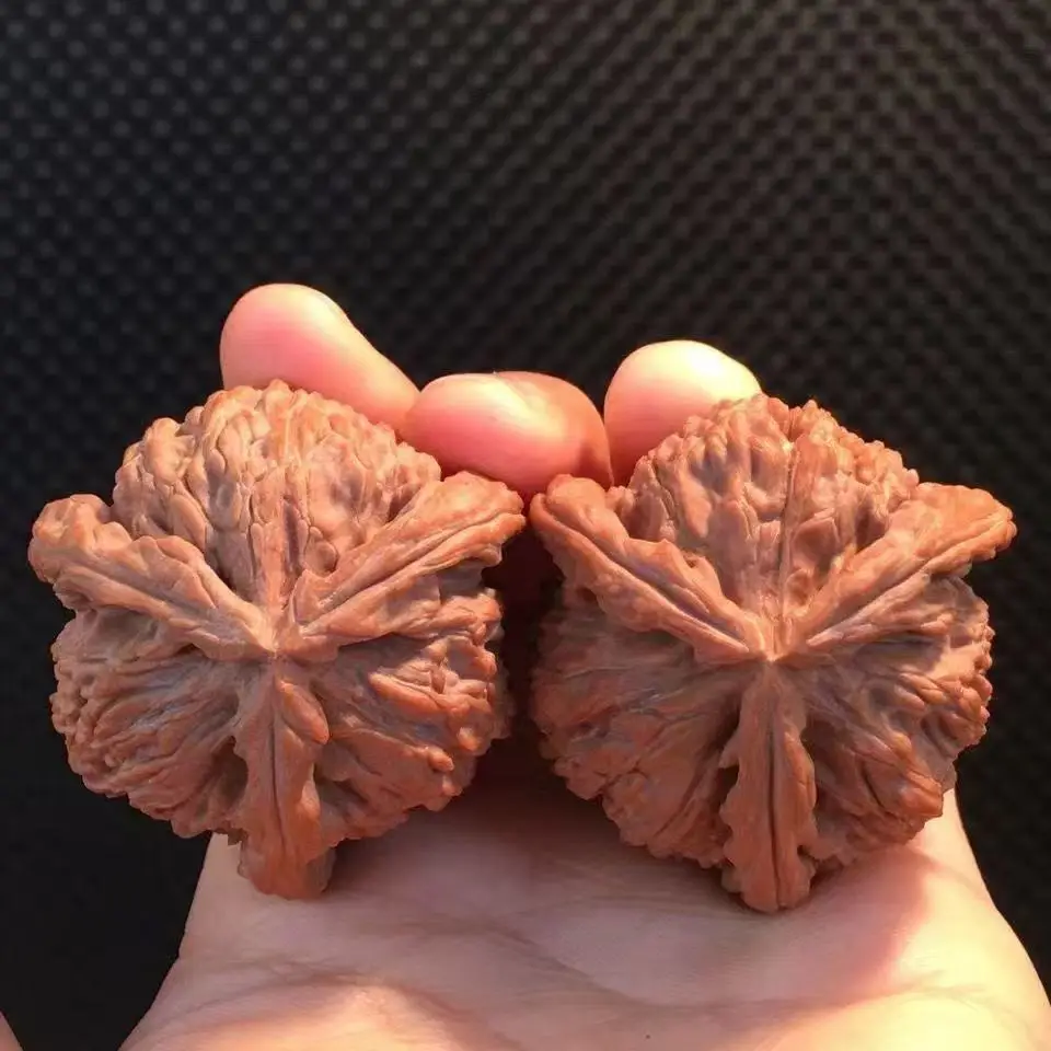 Chinese Style Lucky Fortune Blessing Natural Wild Three Ridges Wenwan Walnut Qilin Texture Hand Massage Exercise Collection Craf