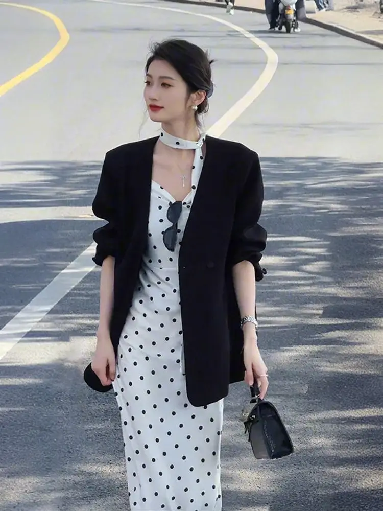 طقم بدلة مزاجه للنساء للربيع والخريف نمط جديد بدلة سترة شريطية فستان منقط طقم مكون من قطعتين