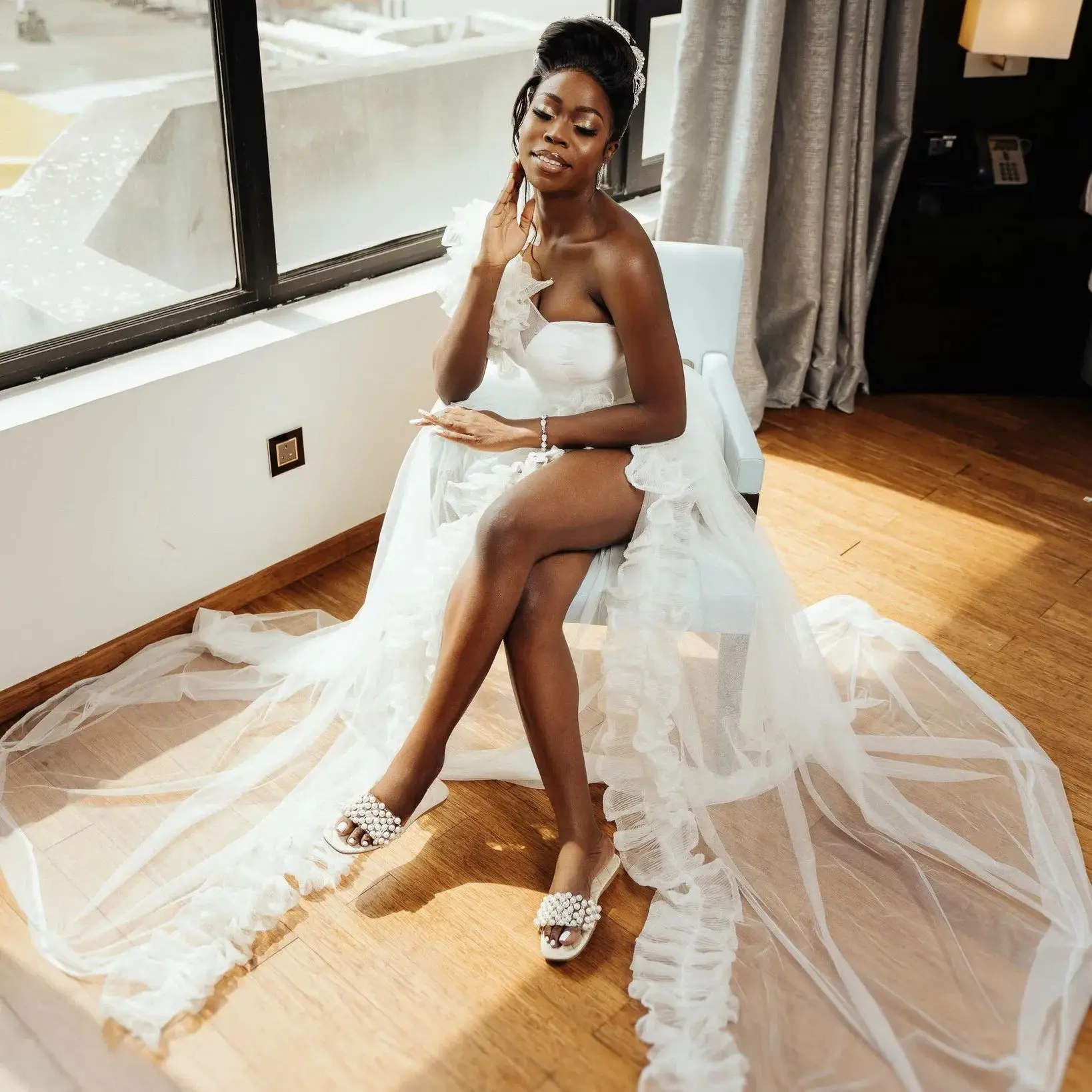 

One Shoulder Split Bridal Robe Customized Ruffles Tulle Wedding Pregnant Party Sleepwear Women Bathrobe Nightgown Robe