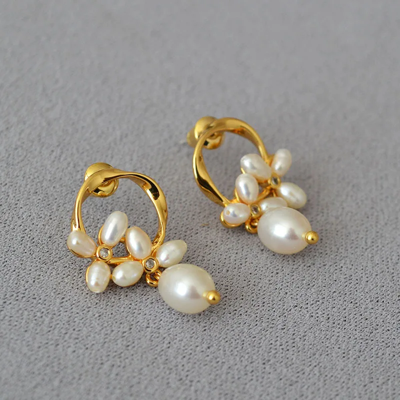 2026 Spring Summer Statement New Style Fashion Simple Freshwater Pearl Flowers Light Luxury High-end Stud Earrings for Women