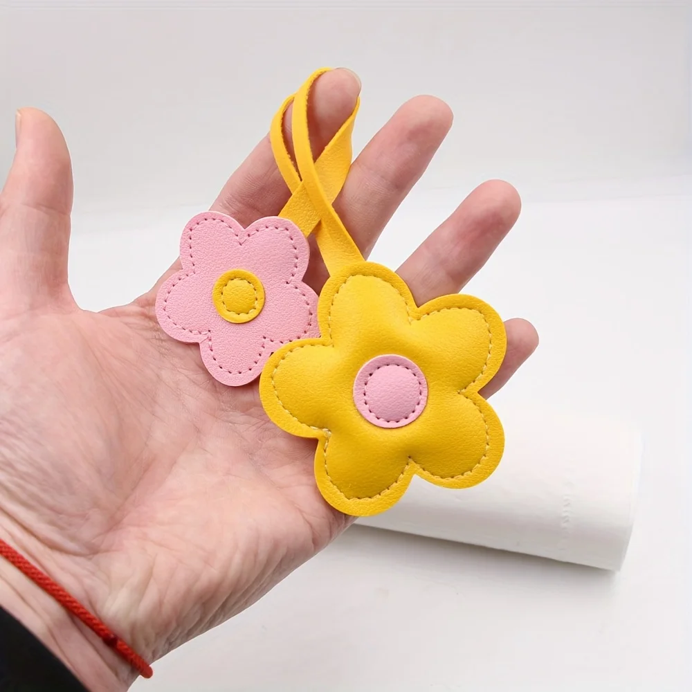 수제 고품질 가죽 꽃 귀여운 만화 펜던트, 창의적인 가방 장식, 만화 스타일 열쇠고리, 가방, 백팩 액세서리