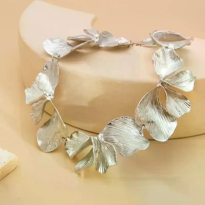 Ingemark Punk Irregular Petals Flower Chain Necklace for Women 2025 New Fashion Gold Color Metal Choker Steampunk Jewelry Gift - view 4