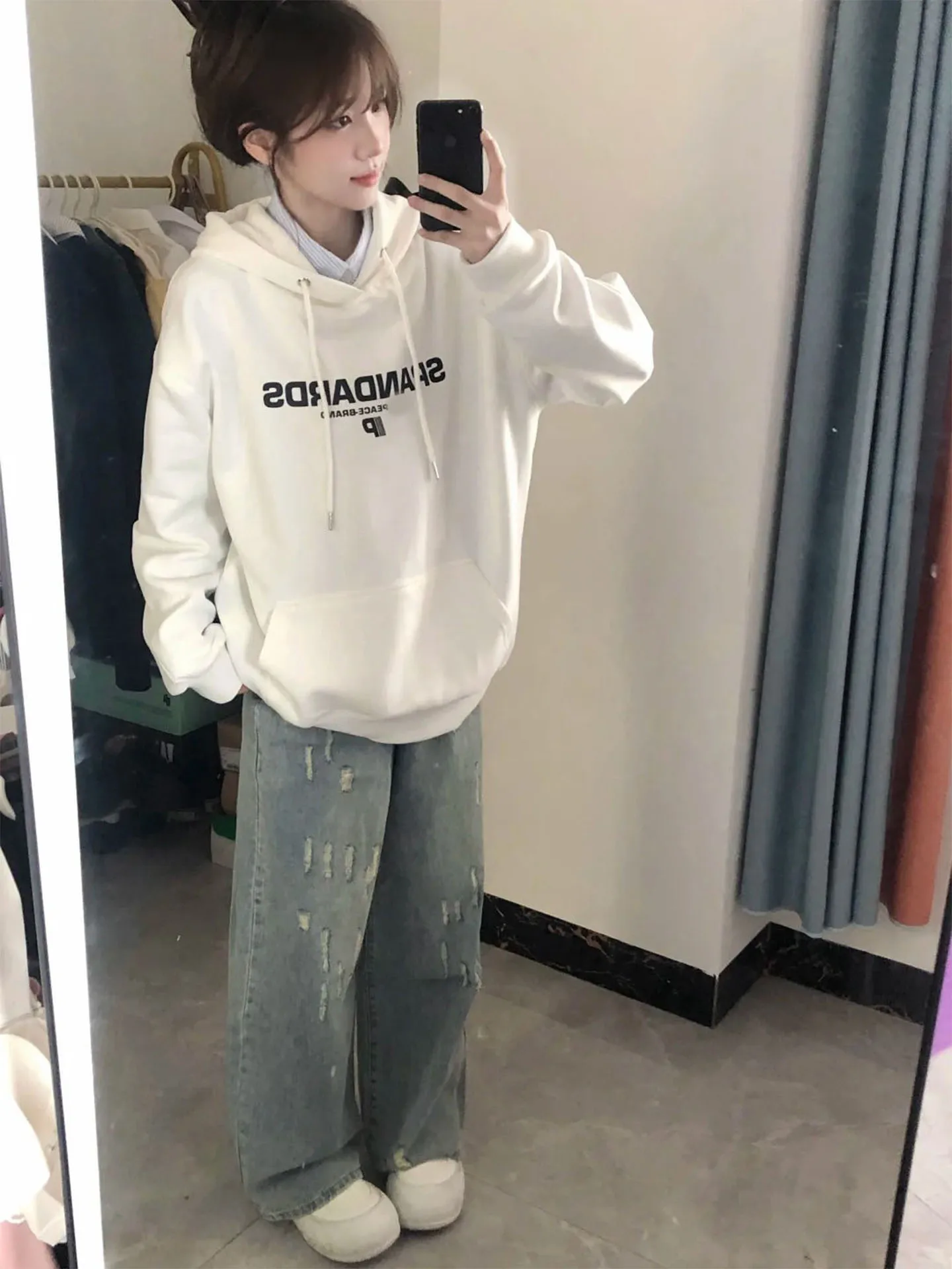 

Женская толстовка оверсайз на осень-зиму 2025: модный бренд, повседневный стиль, с принтом-надписью, плотная ткань, корейский дизайн, длинный рукав