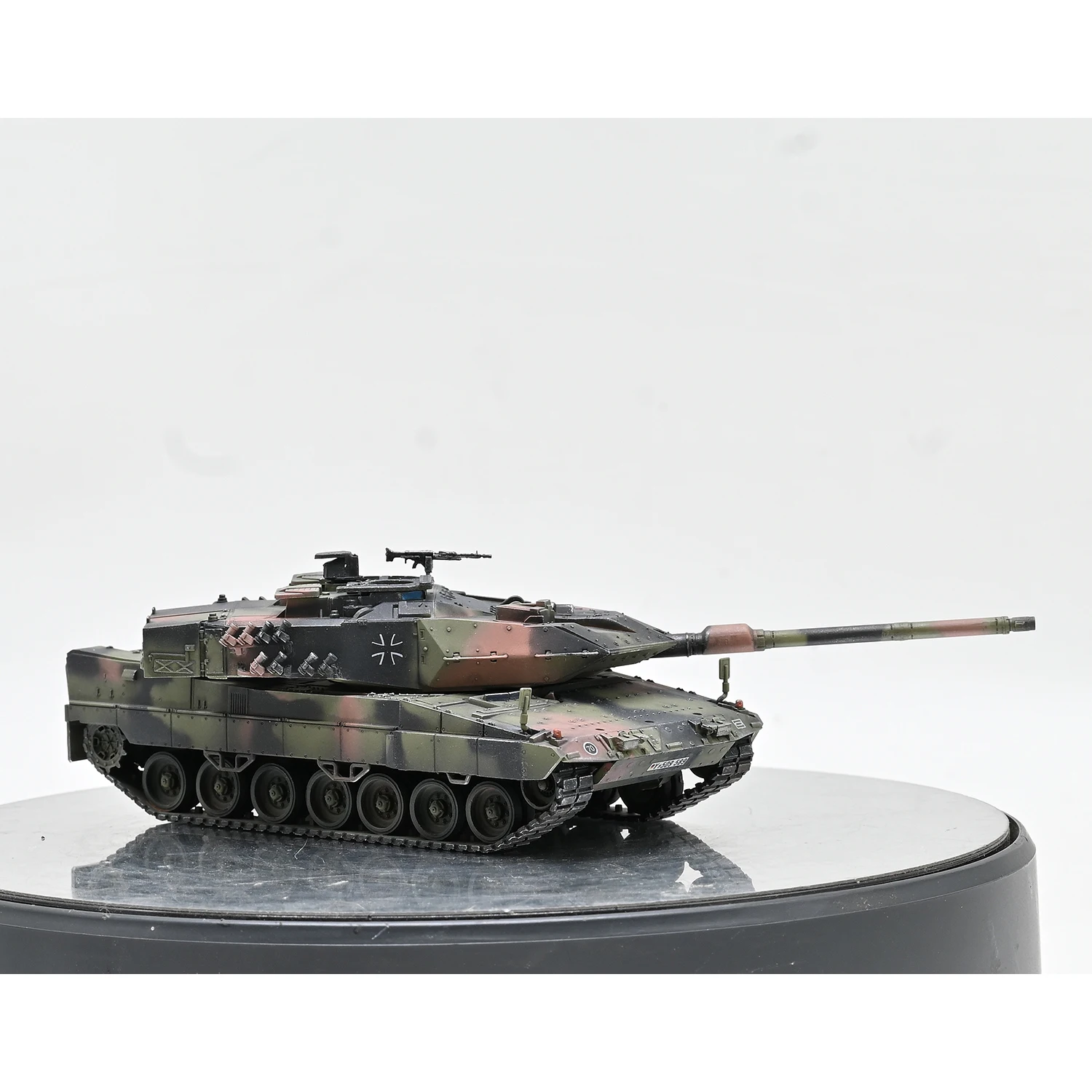 AM 1:72 Scale Plastic German Leopard 2A6EX Main Battle Tank Model Militarized Combat Track Type Classics Adult Gifts Toy Display