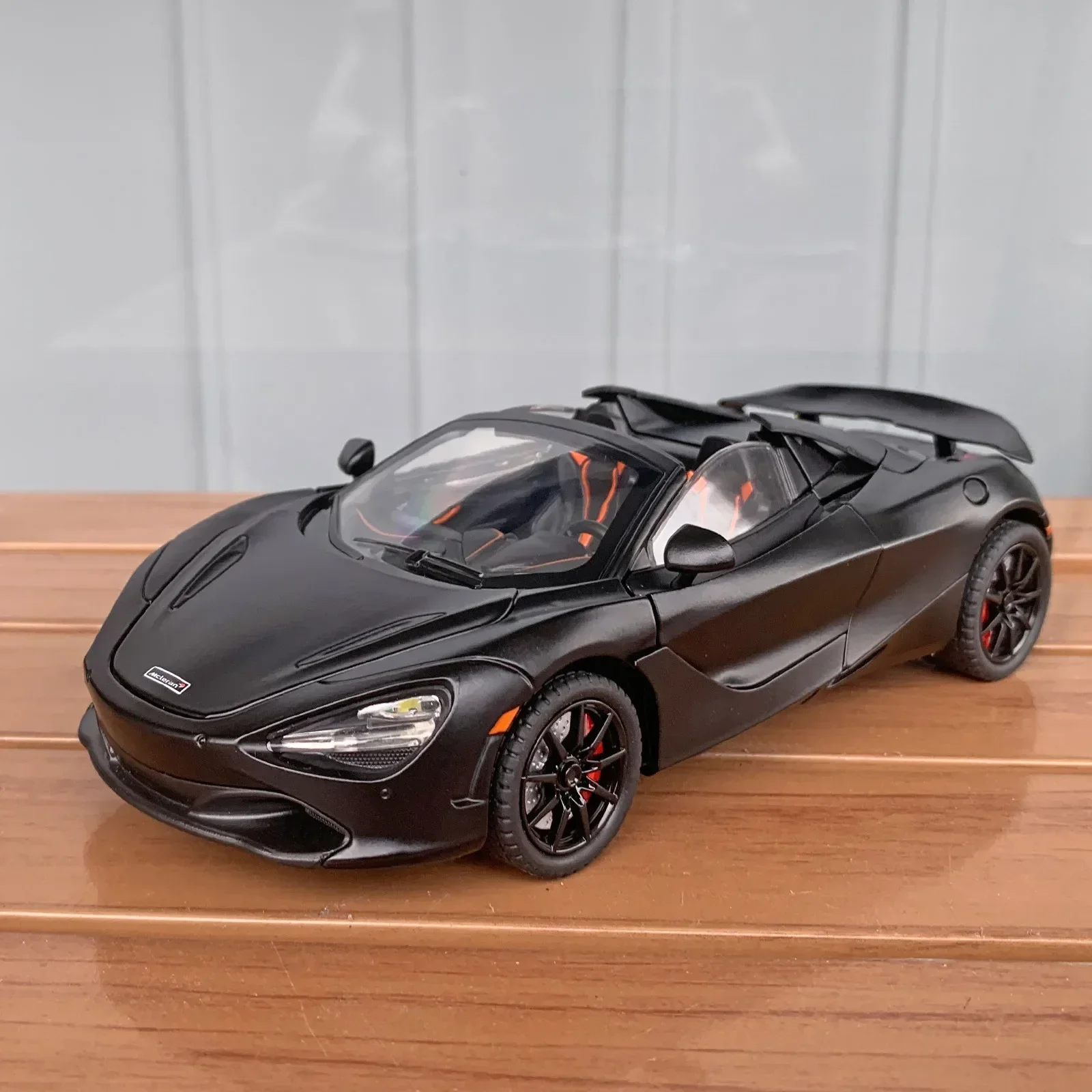 

1:24 M C 720S Supercar High Simulation Diecast Metal Alloy Model Car Sound Light Pull Back Collection Kids Toy Gifts X63