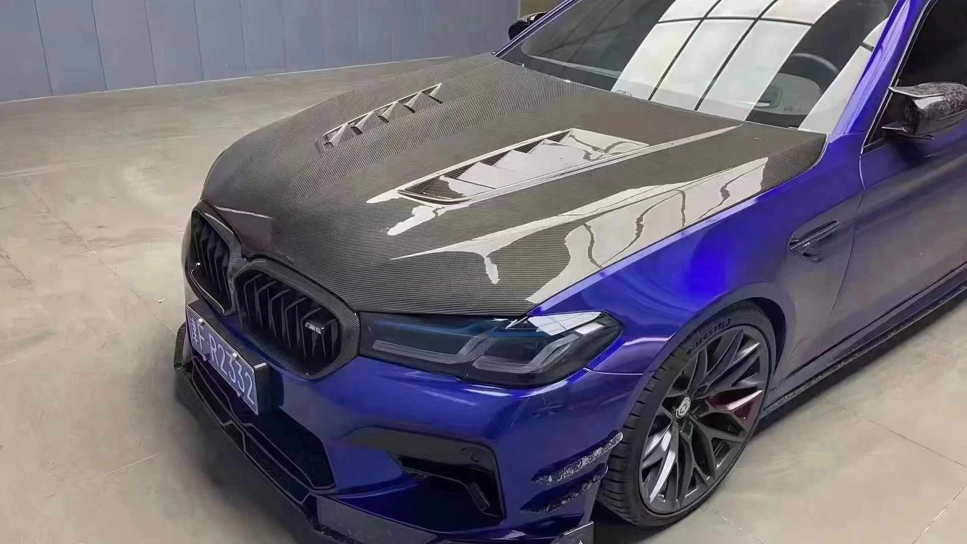 Wholesale Hood Dry Carbon Fiber for BMW 5 Series G30 F90 M5 Bonnet Engine Cover Car Tuning Accessories