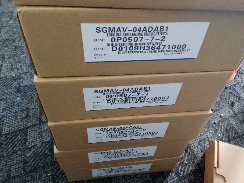 SGMPH-04AAE41D, Servo Motor Sigma-II Series 400W Medium Inertia AC Servo Motor