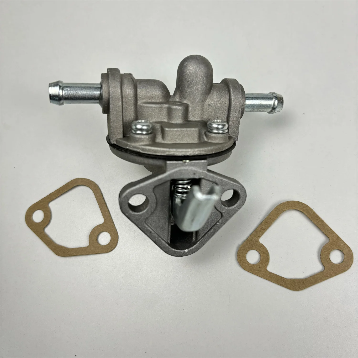 Brandstofpomp 16604-52032 1660452032   voor Kubota Z482 D662 D722-motor