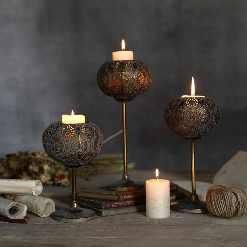 

Antique copper vintage candle holder ornaments, European and American wrought iron carvings, romantic candle lamps