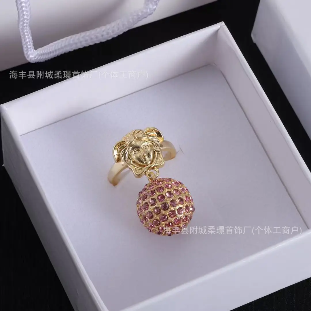 

New Inlaid Rhinestone Ball Pendant Full of Diamonds Queen Avatar Ring Light Luxury Ring Batch
