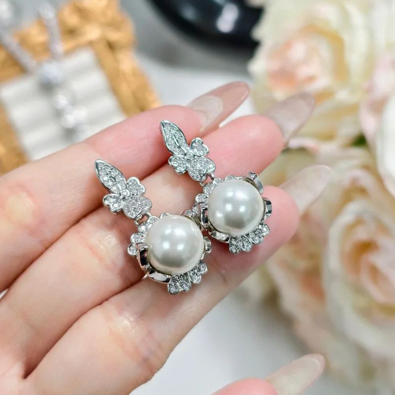 Exquisite natural pearl flower full of diamonds elegant ring - high-class jewelry for ladies for weddings, parties, dinners, and