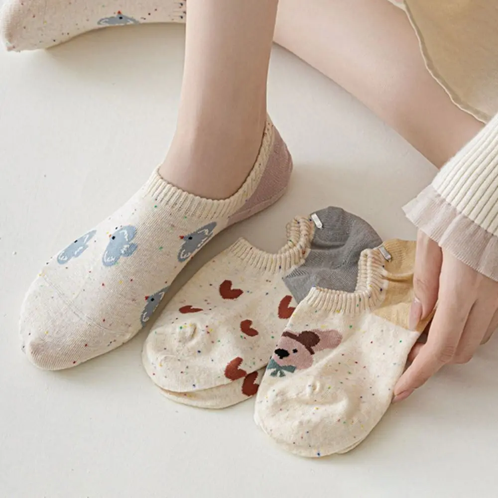 8Pairs لينة القلب الكرتون الكاحل الجوارب النقاط الدب الكلب الحب قصيرة جوارب أنبوبية غير مرئية الإناث الجوارب النسائية قارب الجوارب سيدة