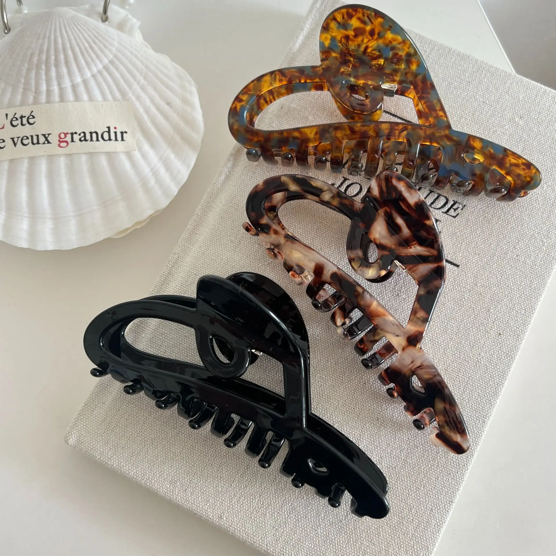 Hair Claw Clip Acetate Hollow Heart Pattern Strong Hold Vintage Elegant Back Head Updo Women Daily Lightweight Comfortable